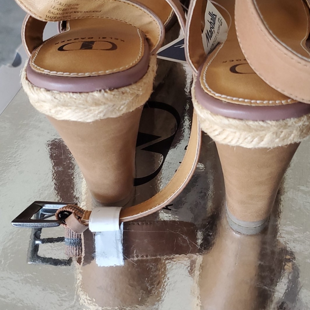 Shoes - Picture 4 of 5